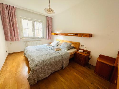 E&C Pension Rooms in Rothneusiedl