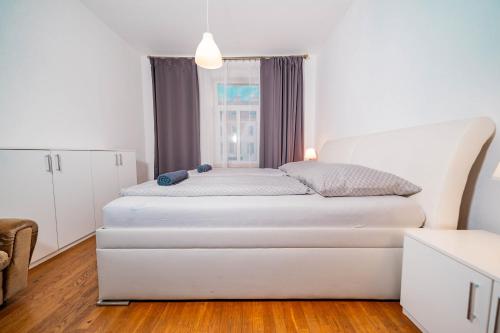 6 Bob's Apartments - 3 bedrooms, King size beds, Praha (fotografie 10)