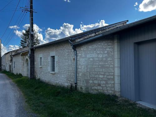 Maison de vacances à Sossais - Campagne calme, 3 chambres, proche sites touristiques - FR-1-541-172 (Maison de vacances a Sossais - Campagne calme, 3 chambres, proche sites touristiques - FR-1-541-172) in Saint-Genest-d'Ambière