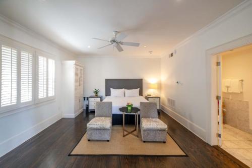 Classic Queen Room image 9