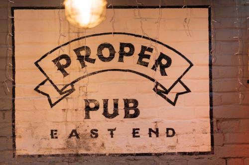 The Crown Pub & Guesthouse - image 12