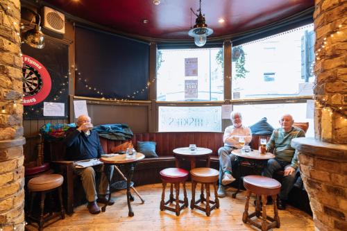 The Crown Pub & Guesthouse in Shoreditch