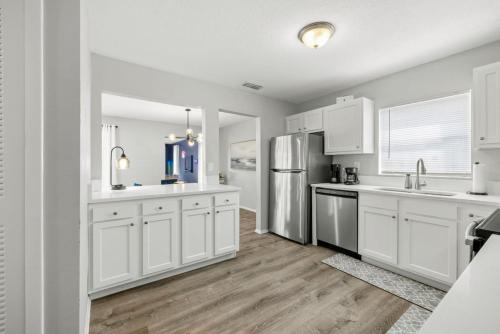 Central St Pete with Pool and Gameroom in Seminole (FL)