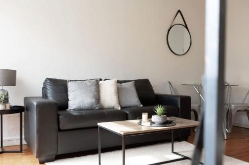 Domi Rentals - The Murra Apartment in Caulfield