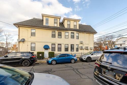 2 Bed Apt in BlackRock by beach