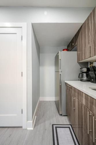 2 Bed Apt in BlackRock by beach