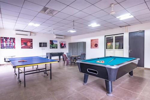 Break the routine by Mynirvana stays