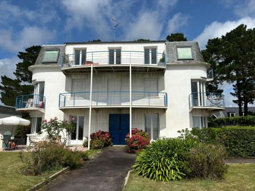 Appartement rénové en bord de mer avec terrasse - 4 pers, proche plage et port - FR-1-481-162 (Appartement renove en bord de mer avec terrasse - 4 pers, proche plage et port - FR-1-481-162) in Kerleven