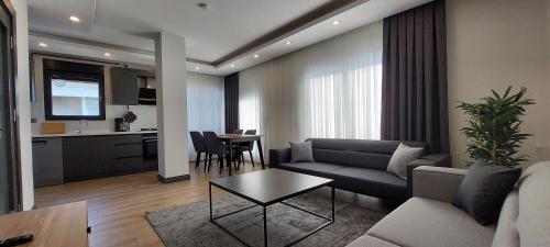 Professionally Maintained, Spacious New Residences Just Minutes from Lara Beach & Kundu Entertainment Zone, Antalya (fotografie 3)