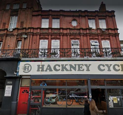 Large House In London's Trendiest Area 2