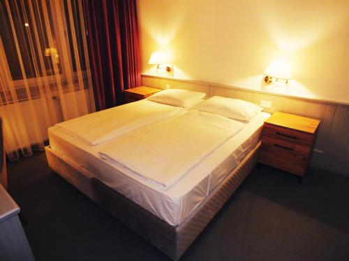 2 twin beds