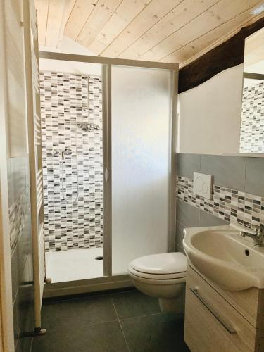 Duplex in casa rurale con cortile privato in Sorengo