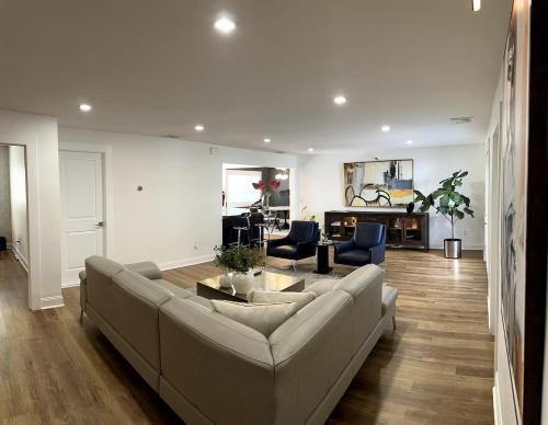 Luxurious Home Away from Home ! 30 minutes to NYC ! in Rochelle Park (NJ)