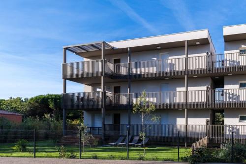 AGENCE JF IMMO - Apt 4 pers climatisation piscine et parking 300 m plages V0775 in Vias