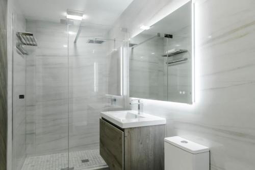 Luxurious Home Away from Home ! 30 minutes to NYC !