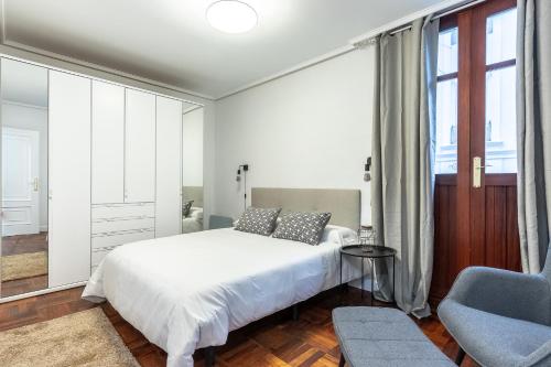 Charming 4 Double Bed Steps from the Old Town, Bilbao (foto 9)