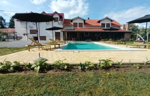 Villa with Garden View