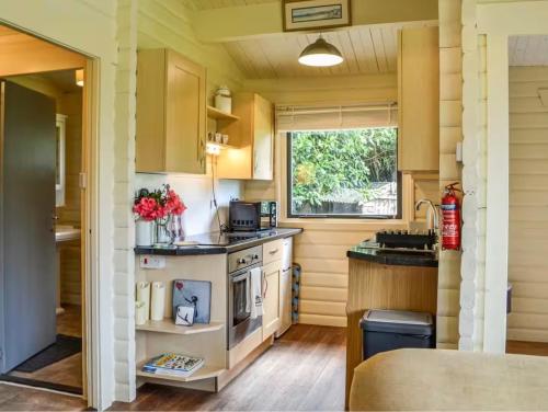 virtuve, Rustic Secluded Hidden Gem At Rockhall in Mouswald
