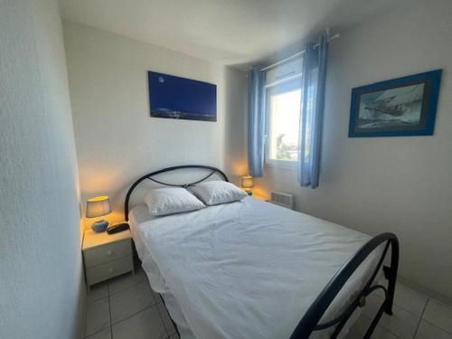 150 MARINA BAY CAP D'AGDE Quartier Falaises proche plage T2 cabine avec place de parking et piscine in 佩里阿克米內爾瓦