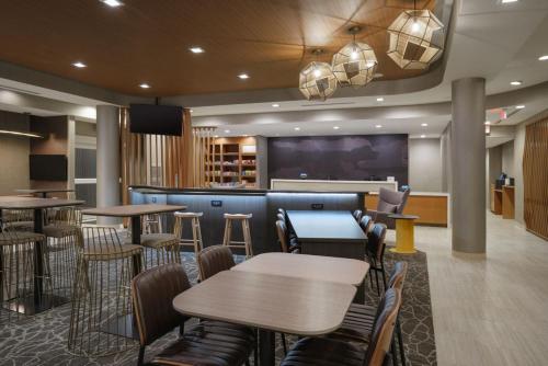 Közös társalgó / TV, SpringHill Suites by Marriott Lexington Frankfort in Frankfort (Kentucky)