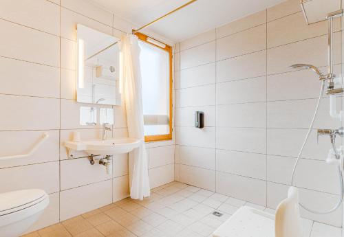 B&B HOTEL Chatellerault - Tap to explore photos