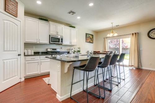7 Mi to Dtwn: Home w/ Fenced Yard in Roseville! in Highland Reserve