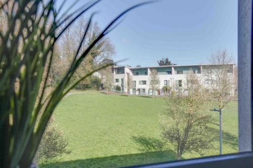 Niche Parkview Apartments in Brentwood