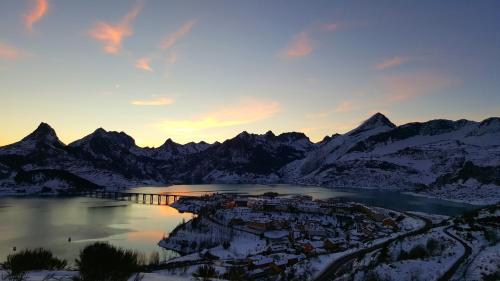 周邊環境, 普雷薩酒店 (Hotel Presa) in 里亞諾