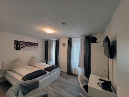 Hotel Restaurant Adria Kroatien in บัด เอมส์