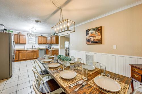 Pigeon Forge Cabin by Dollywood with Private Pool! - image 6