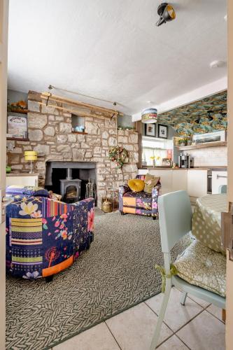 Konyha, Loch Ness village cottage for 2 with free parking & pets welcome in Drumnadrochit Városközpont