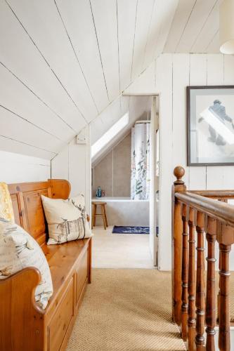 Loch Ness village cottage for 2 with free parking & pets welcome in Drumnadrochit Városközpont