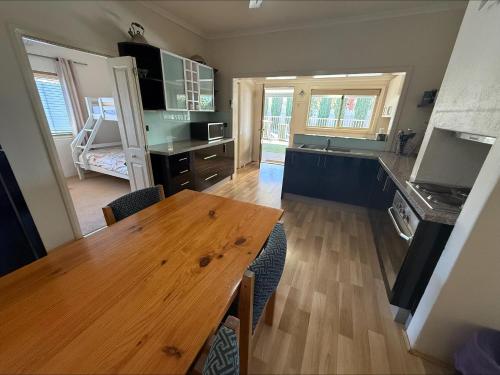 virtuve, Blue Line Retreat - Unit 1 in Port Vincent