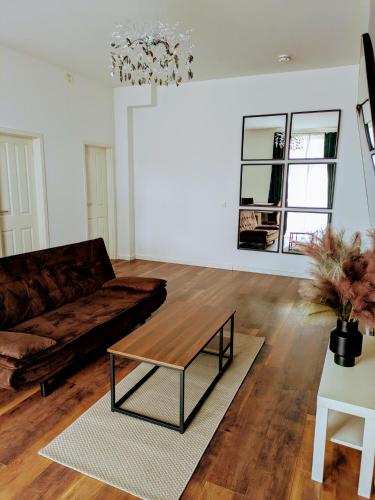 Spacious 2-Bedroom Apartment Near City Center, Berlino (foto 7)