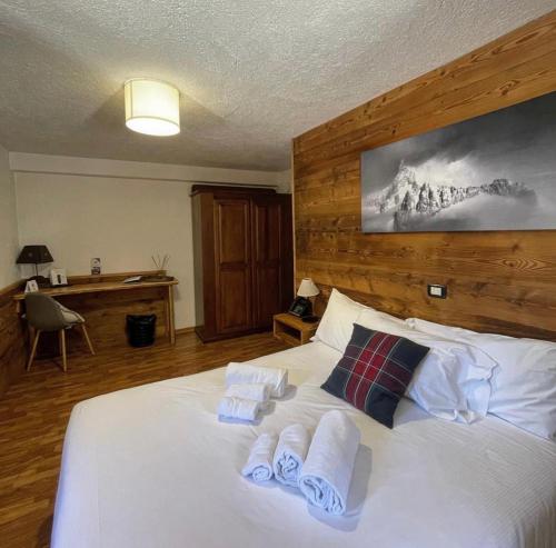 Hotel Coeur Du Village - image 10
