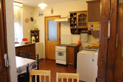 Tulipán Vendégház - image 9