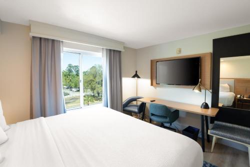 Fairfield Inn & Suites Jacksonville Butler Boulevard - image 14