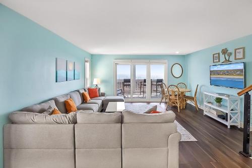NEW | 4-Bedroom Oceanfront Duplex | Sleeps 13 | Direct Beach Access – North Myrtle Beach, SC