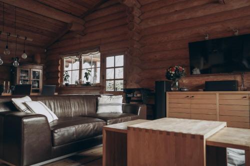 Fjordhygge - Authentic wood log cabin summerhouse near water, fjord and forest