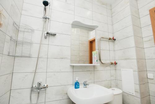 Apartment On Shchorsa 109 - image 4