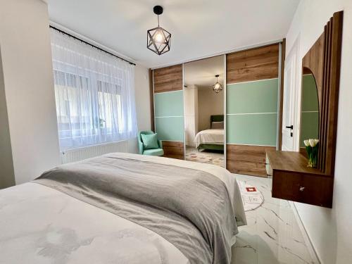 Superior One-Bedroom Apartment with Balcony image 10