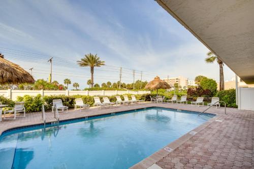 Resort Condo with Balcony - Walk to Madeira Beach! - image 25