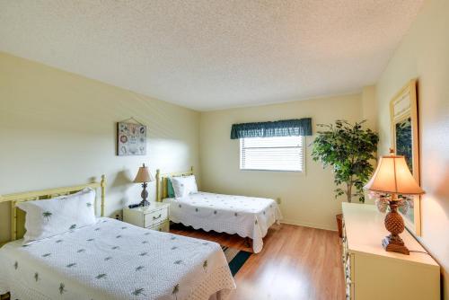 Resort Condo with Balcony - Walk to Madeira Beach! - image 32