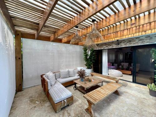 Cozy villa, beach and golf at DR in Juan Dolio Town Center