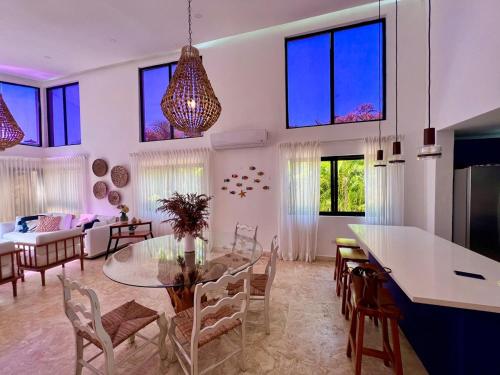 Cozy villa, beach and golf at DR in Juan Dolio Town Center