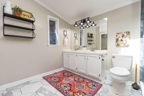 Belmont Family Fun w Hot Tub Pool Game Room King Suite Belmont Family Fun w Hot Tub Pool Game Room King Suite