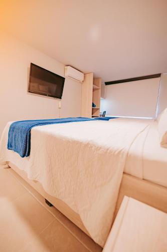 1 double bed, 1 twin bed