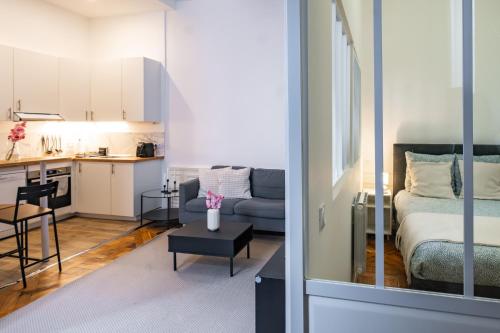 One-Bedroom Apartment image 7