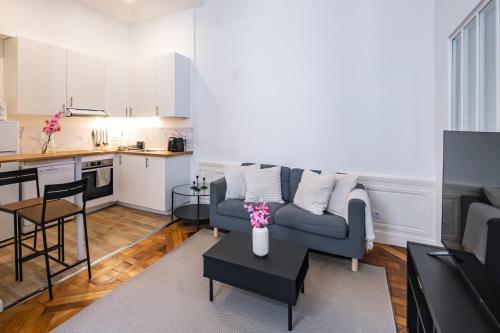 One-Bedroom Apartment image 5