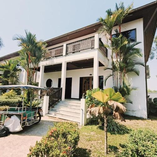 BIG VILLA at CET Resort Padelcenter with Pool and Tennis - Rayong